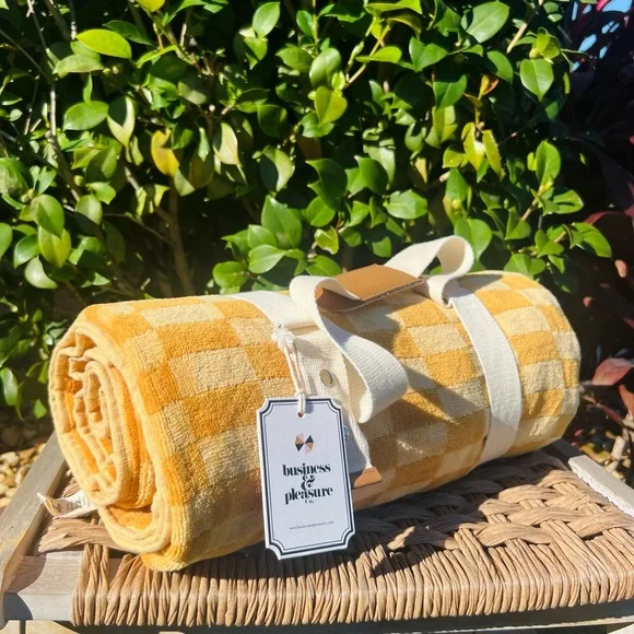💛🧡business & pleasure co. Beach Blanket-Towel - umbrella 🐚Brand New 🐚 - Picture 2 of 8